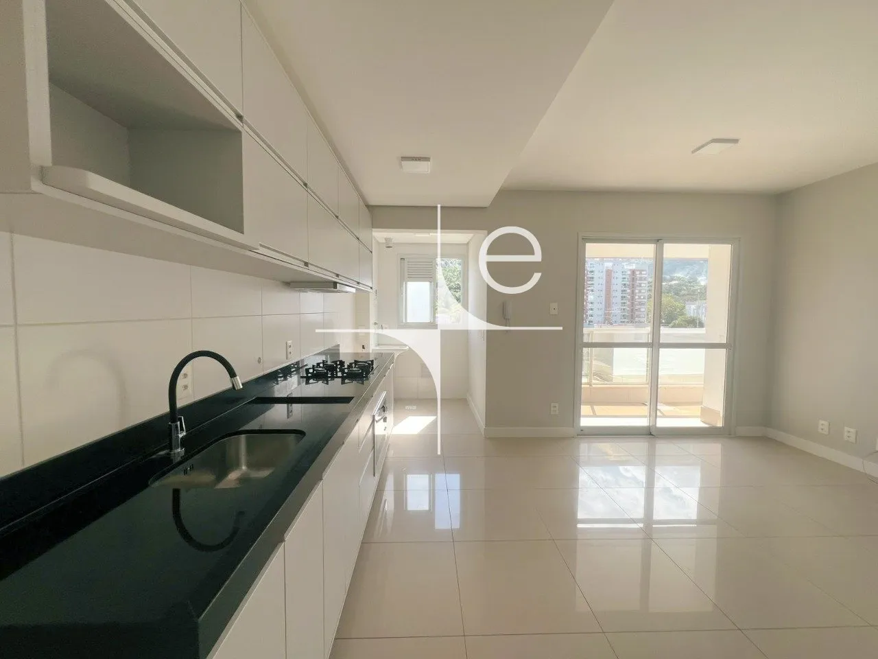 76 m² apartment with 2 bedrooms and a built-in balcony grill — photo 5