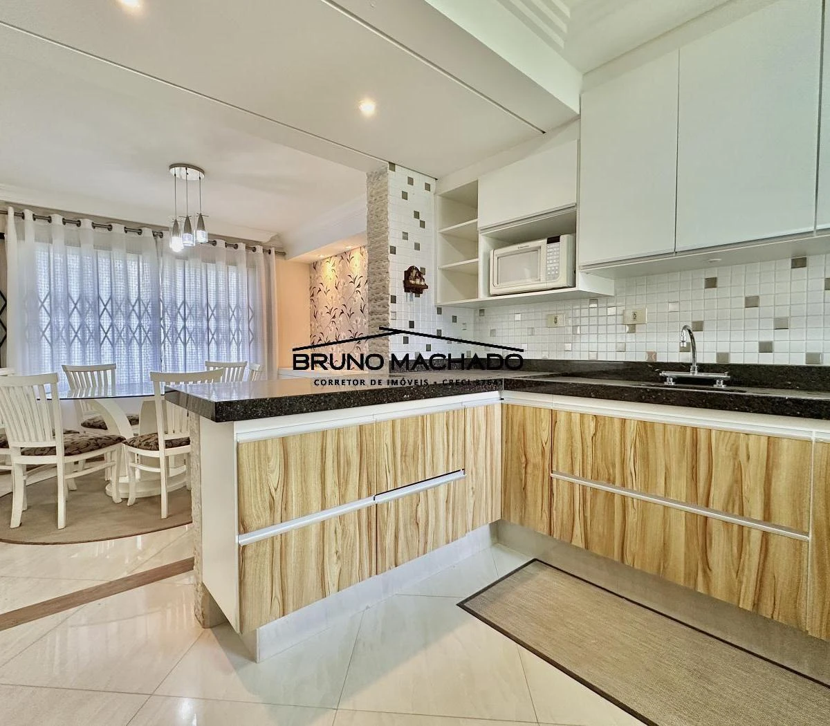 3-bedroom house with a walk-in closet in Curitiba — photo 5