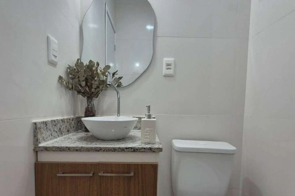 1-bedroom apartment with 24-hour concierge — photo 8