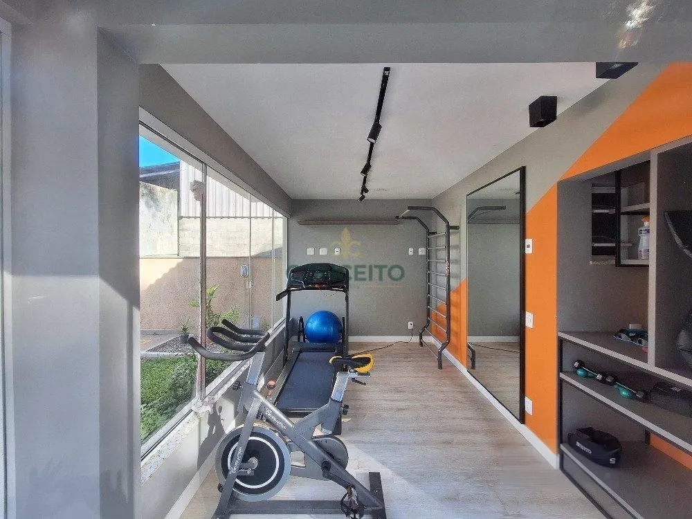 3-bedroom apartment in a building with a gym — photo 37