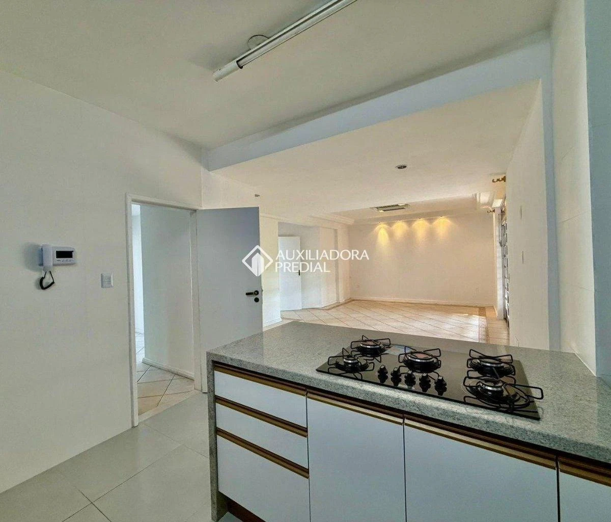 Casa de 6 quartos com varanda gourmet, Agronômica — photo 23