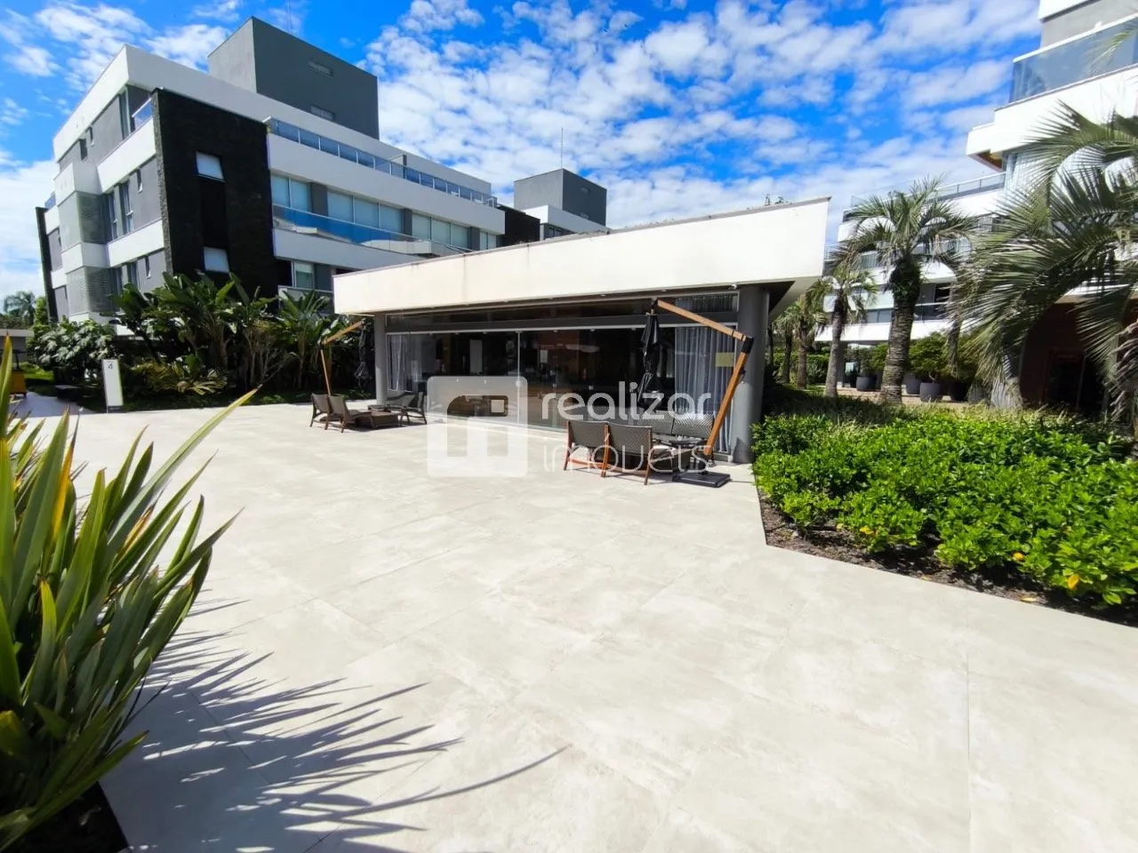 Furnished 3rd-floor apartment with 2 en-suites 170 m² — photo 47
