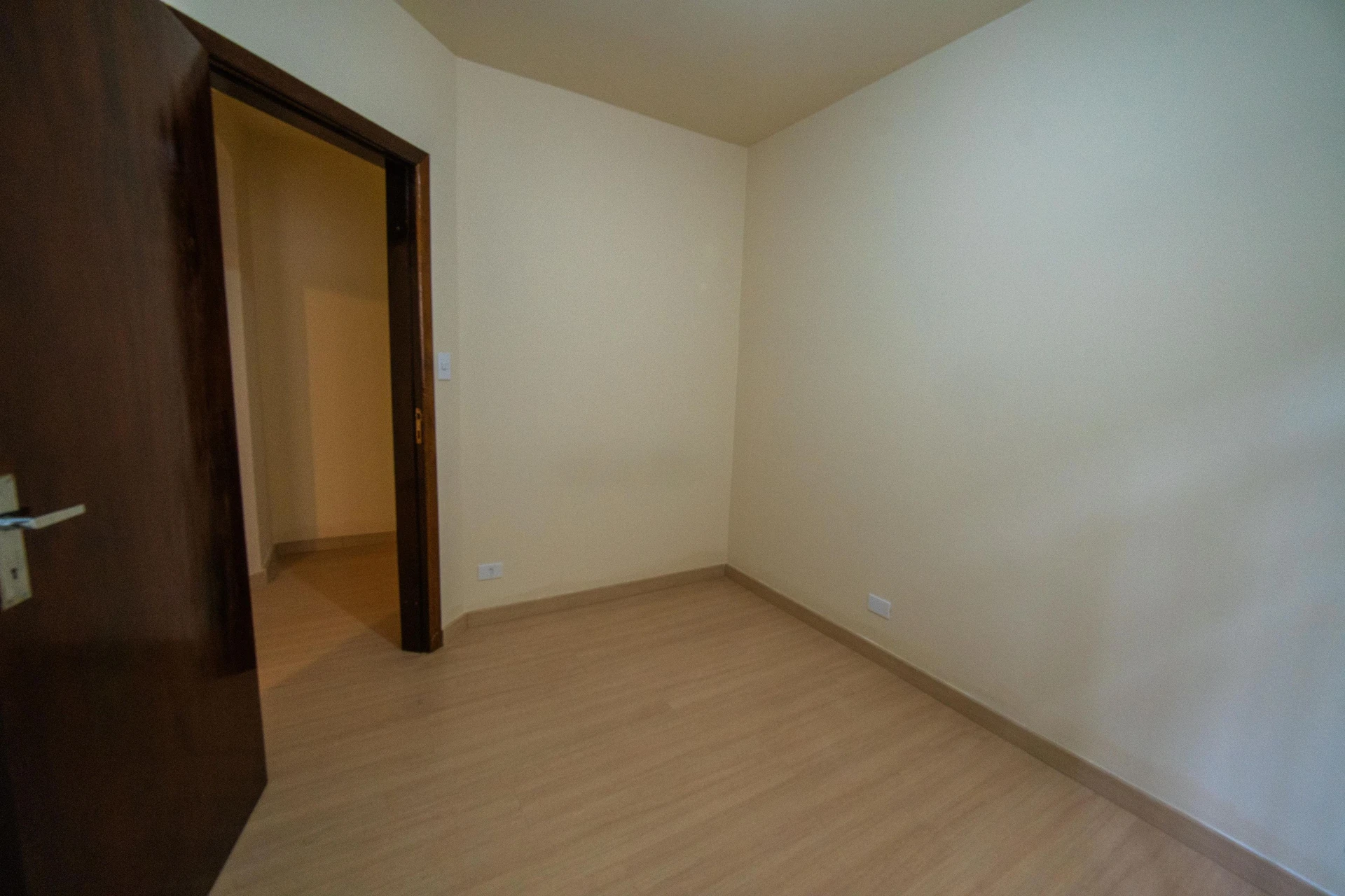 2-bedroom apartment with wood or laminate floors — photo 5