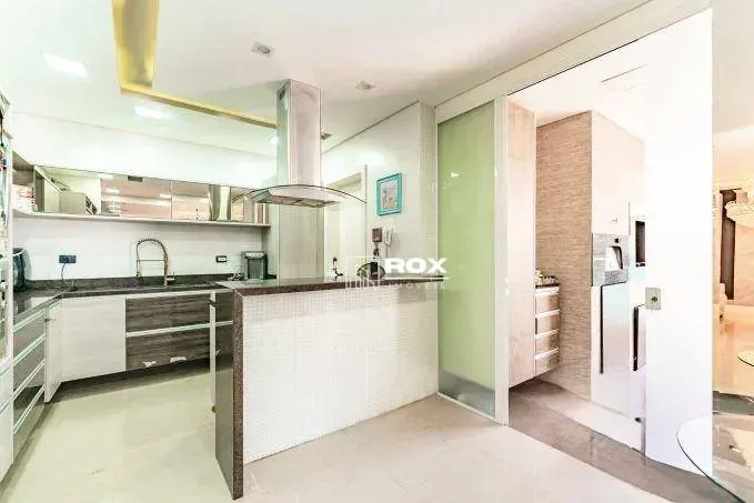 Furnished house with 4 en-suite bedrooms and 266 m² — photo 45