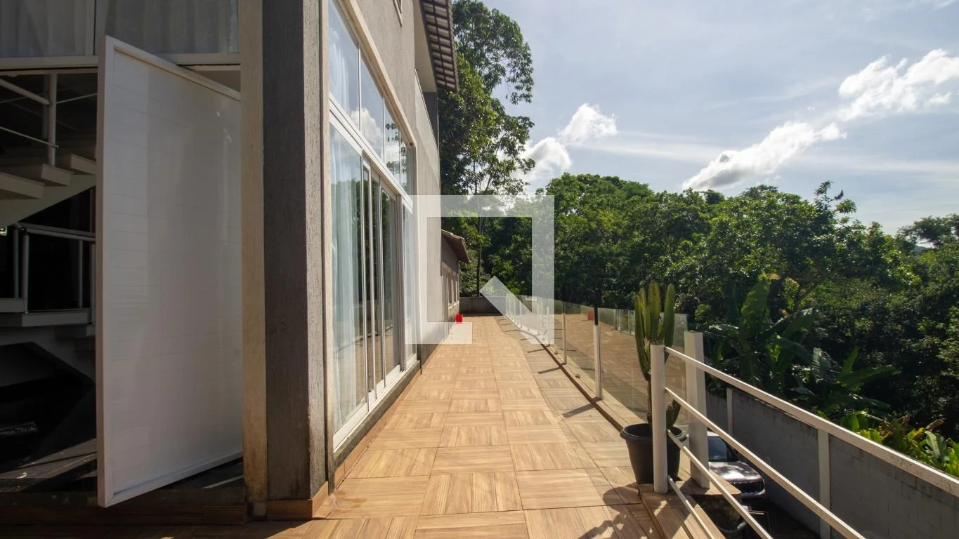 Furnished house with 5 bedrooms and 6 parking spaces — photo 38