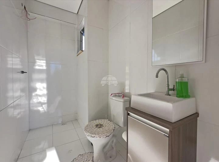 House with 2 bedrooms, 1 en-suite and 350 m² no parking — photo 8