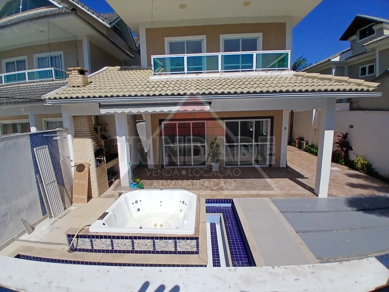Casa duplex de 270 m² com 5 suítes e 3 banheiros — photo 2