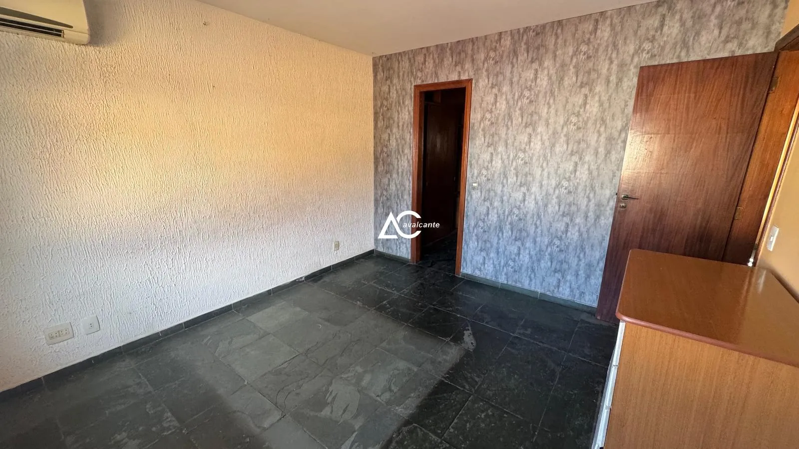 Furnished duplex house with 4 bedrooms and 600 m² — photo 62