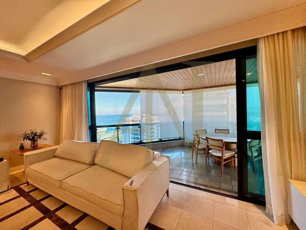 Furnished apartment with 4 bedrooms and 5 bathrooms — photo 49