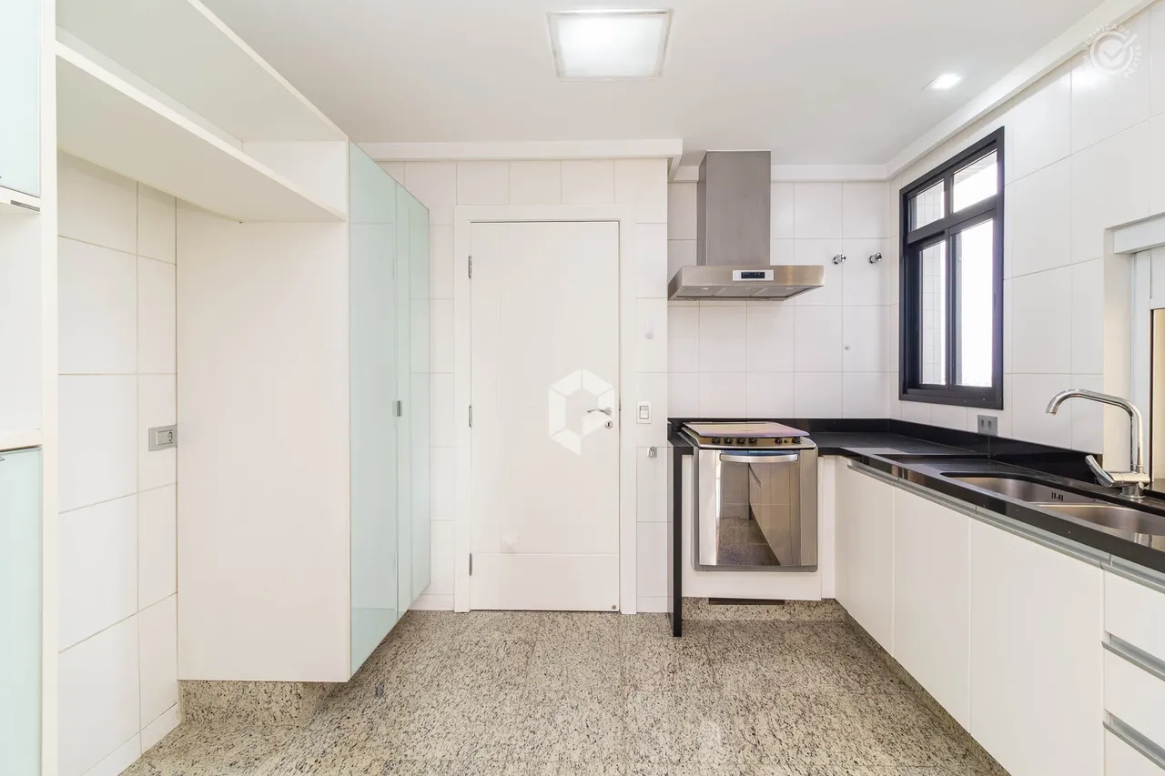 Apartamento com 3 quartos, 5 banheiros e varanda — photo 3