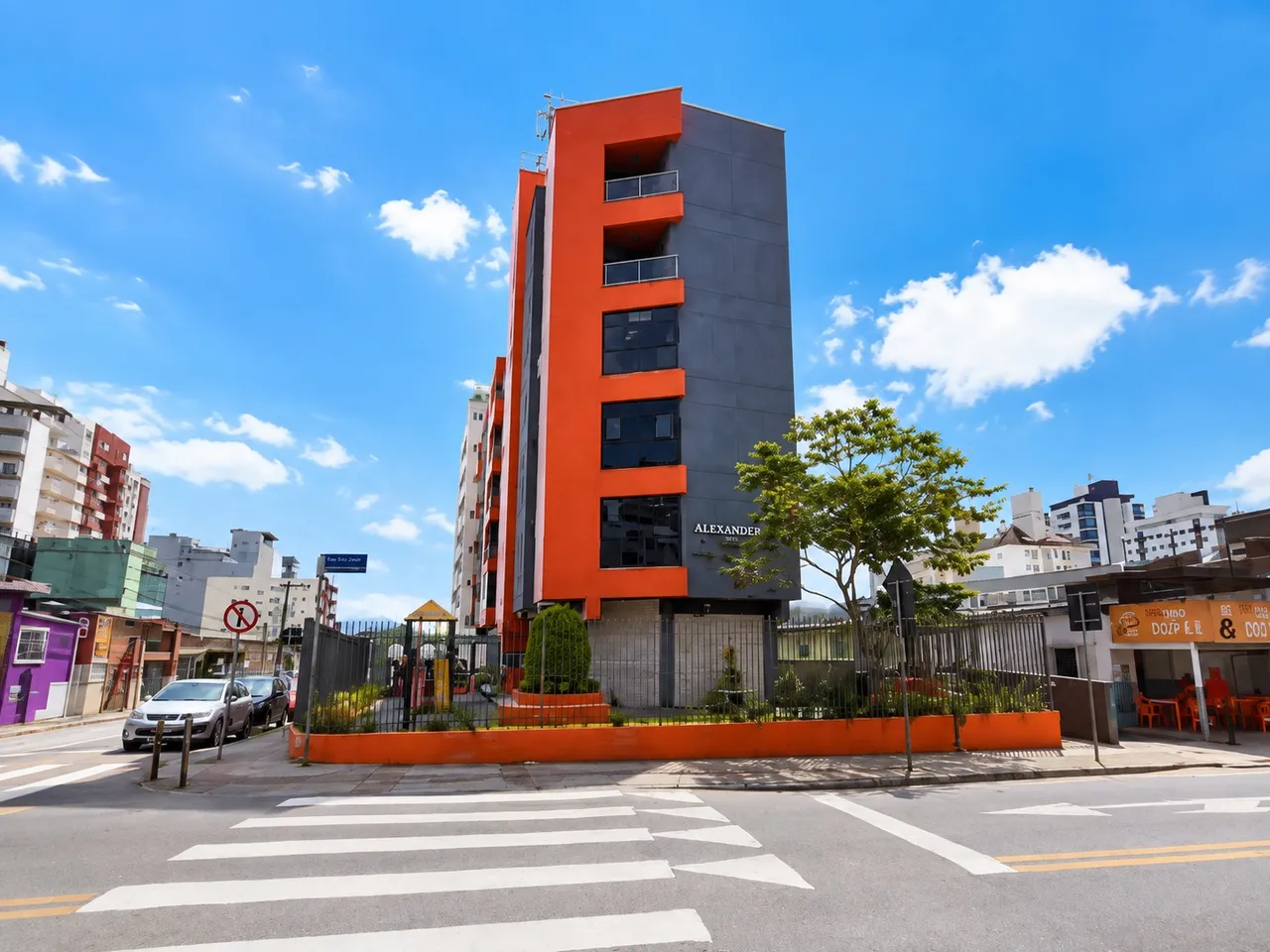 Parking-free apartment with enclosed kitchen and AC — photo 10
