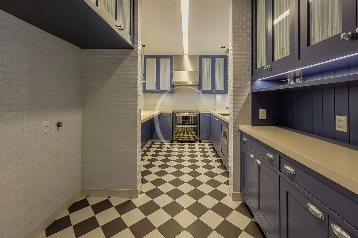 Мебльована квартира 239 м² з 3 спальнями та 2 паркомісцями — photo 6