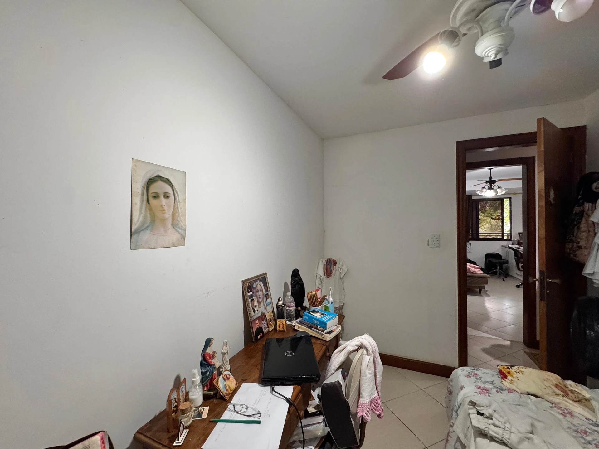Walk-in closet in a 3-bedroom apartment, 130 m² — photo 25