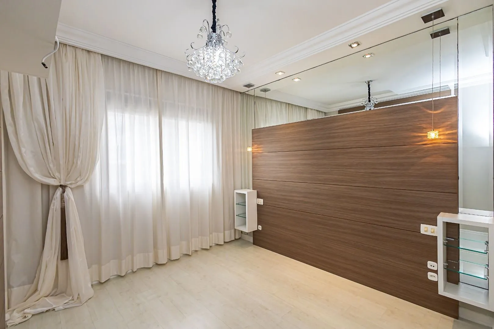 119 m² apartment with floor-to-ceiling windows and a bathtub — photo 63