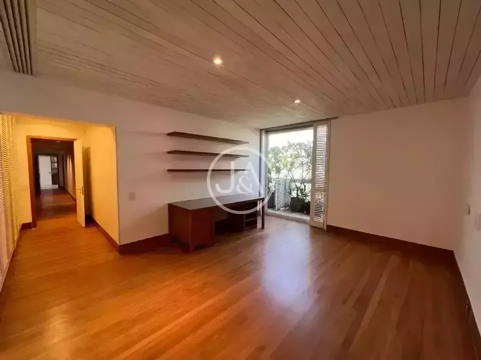 Water view in a 4-bedroom apartment, 838 m² — photo 27