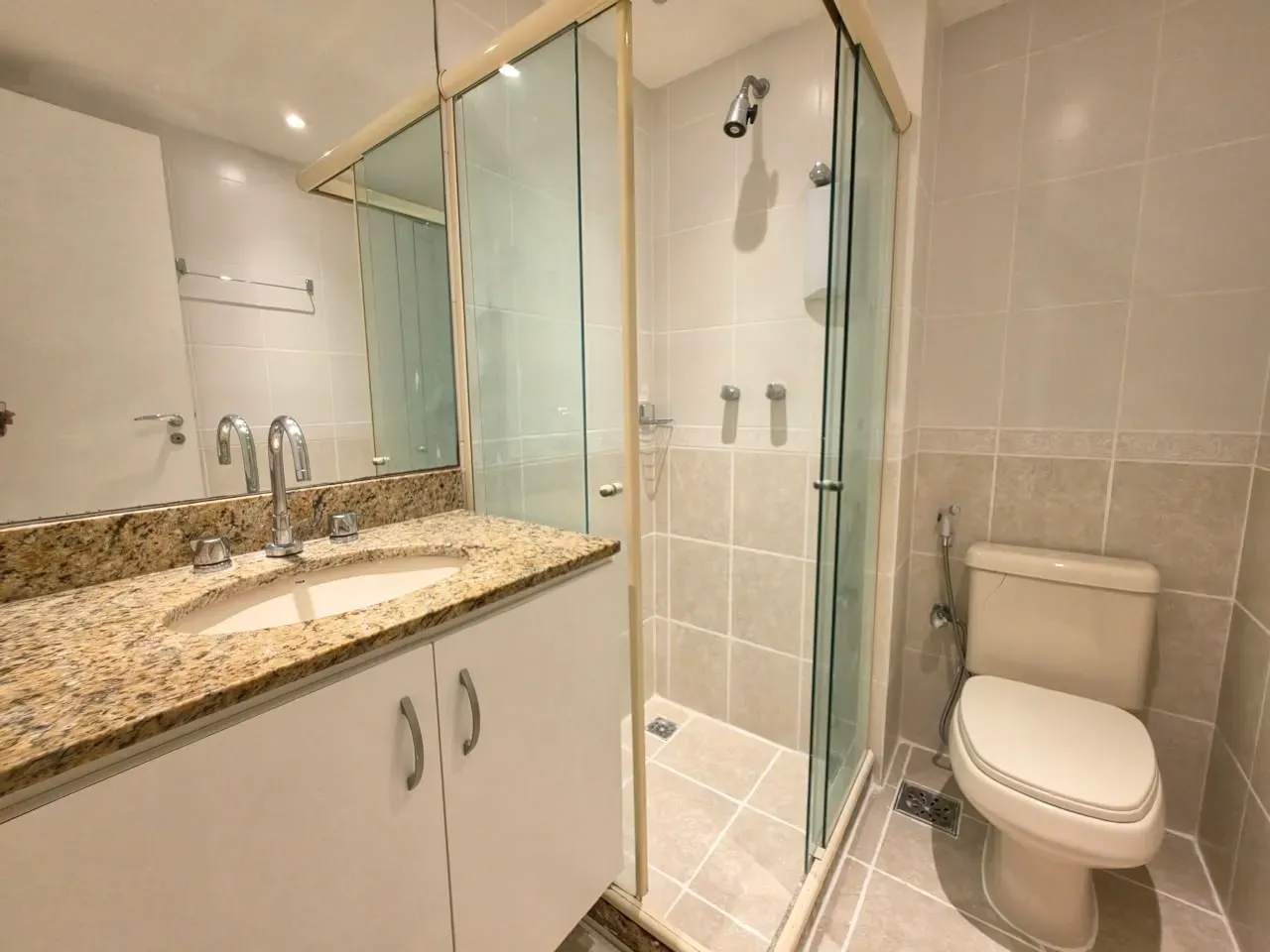 3-bedroom apartment in a building with a sauna — photo 35