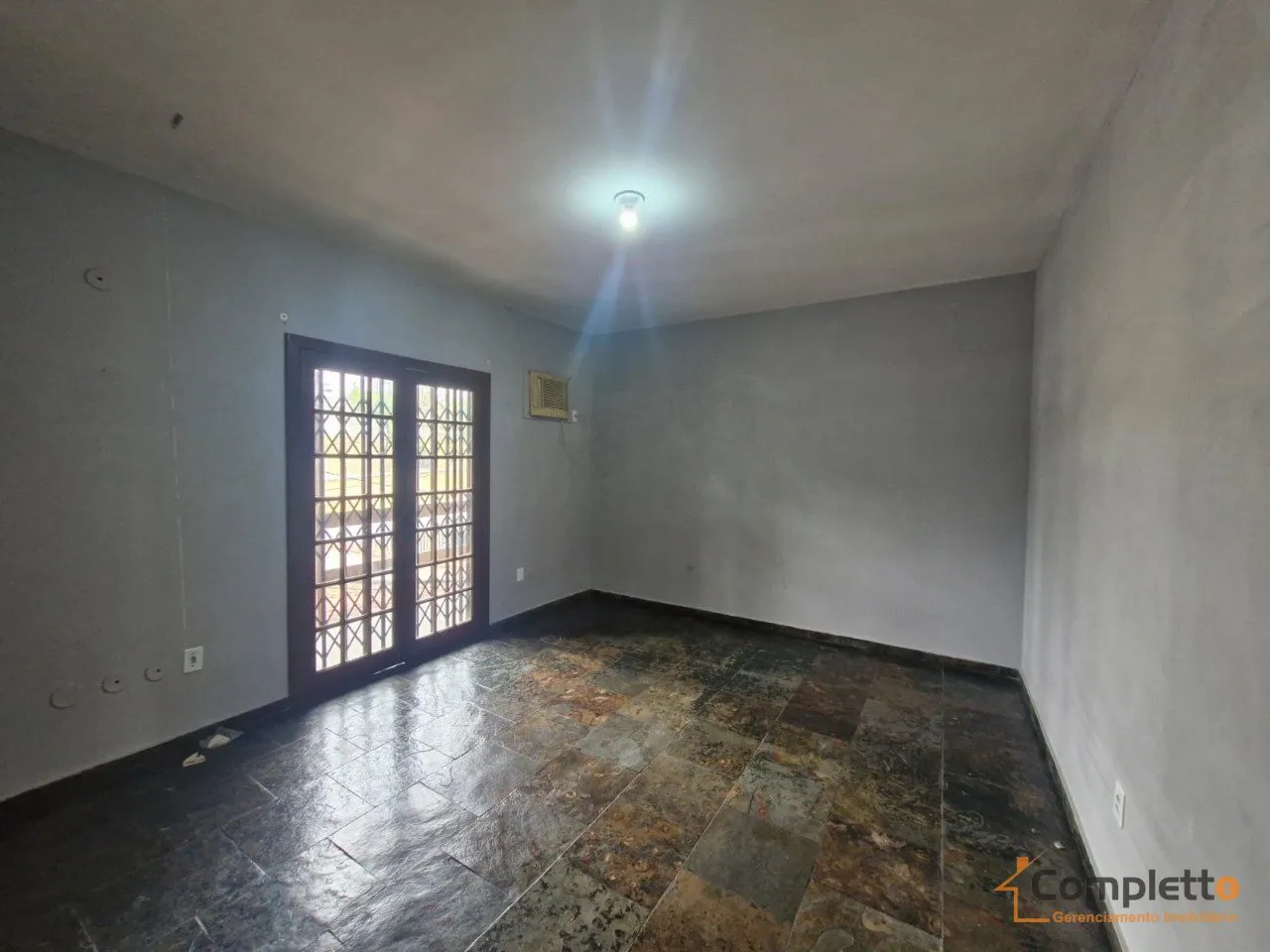 Casa de 220 m² con balcón gourmet y bañera — photo 18