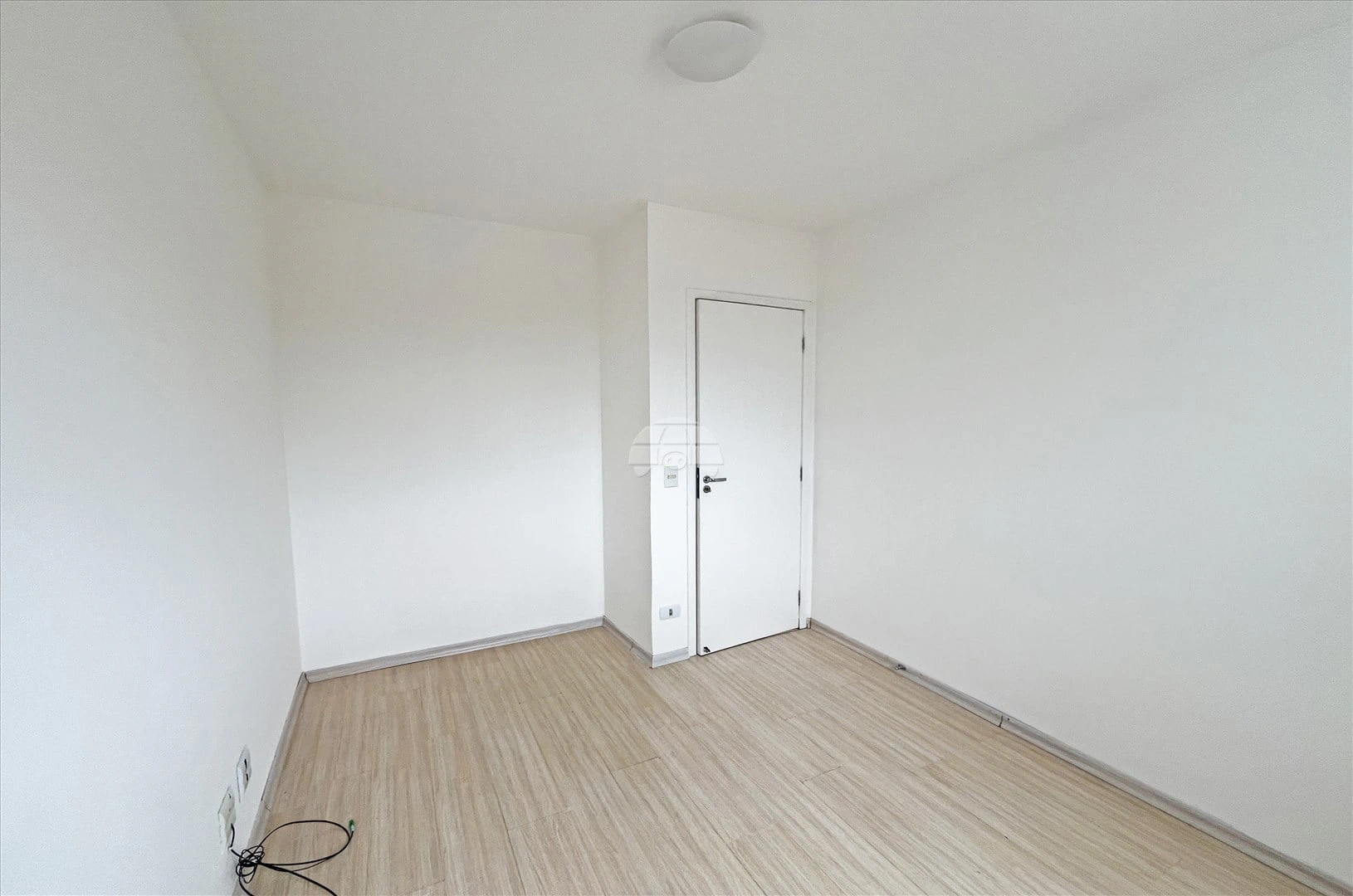 Apartment, 59 m², with wood or laminate floors — photo 10