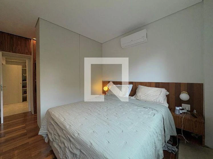 2-bedroom apartment with a glass-enclosed balcony — photo 11
