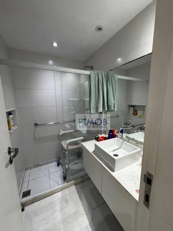 Floor-to-ceiling windows in a 3-bedroom apartment, 110 m² — photo 10