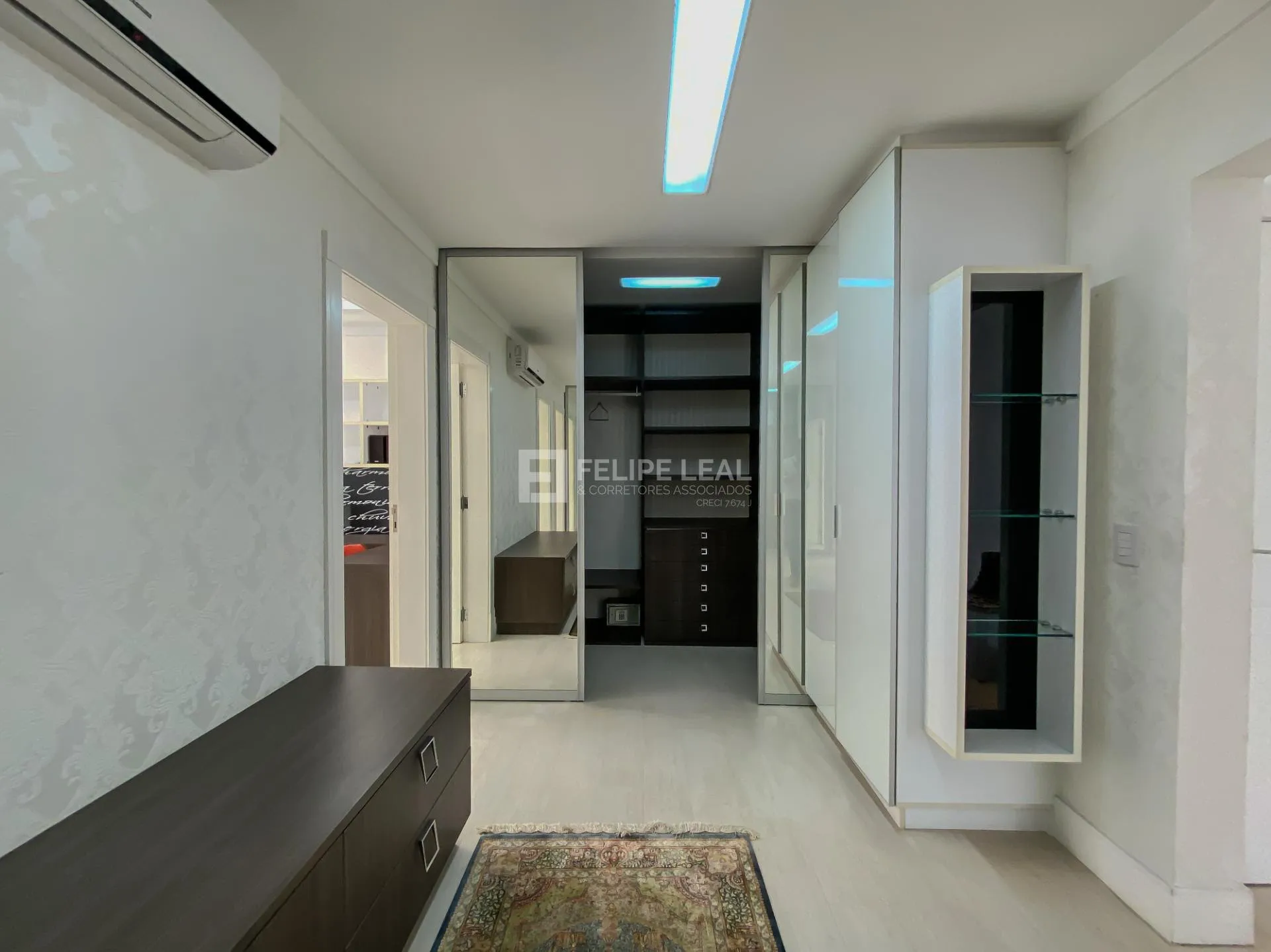 Casa em condomínio com 9 dormitórios e 8 suítes — photo 18