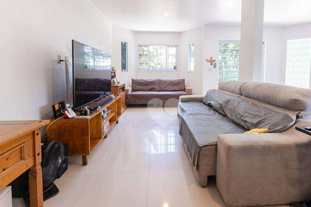 Furnished triplex house with 4 bedrooms and 370 m² — photo 6