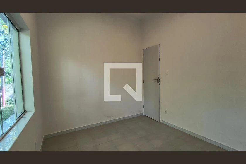 Casa com 3 quartos e 1230 m², pisos em cerâmica — photo 31