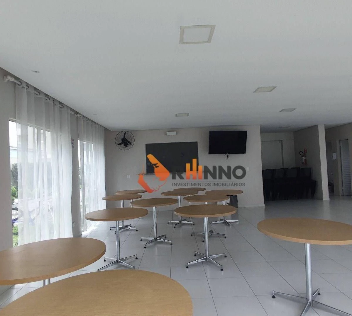 Apartment, 50 m², with wood or laminate floors — photo 36