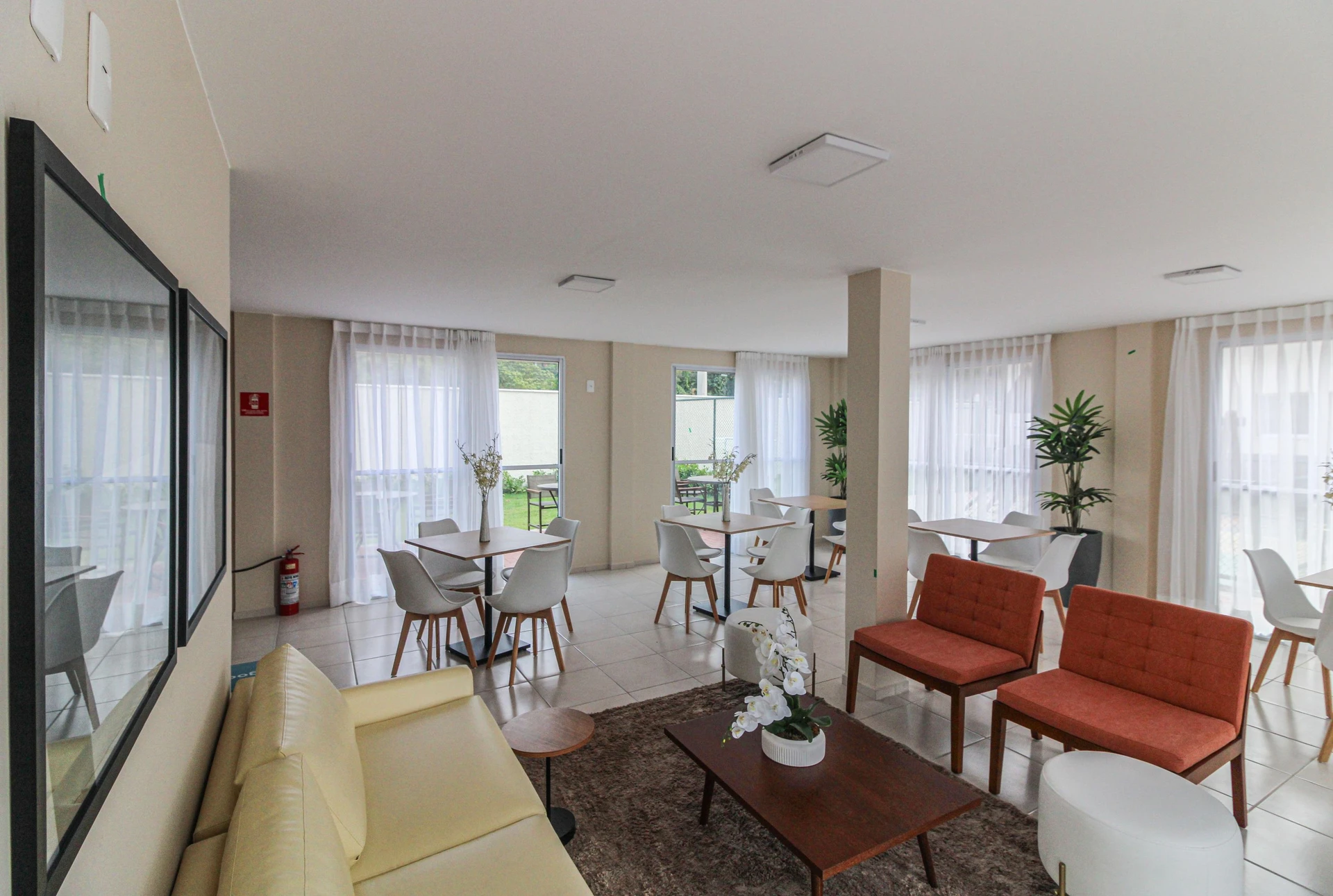 2-bedroom apartment in a building with a sauna — photo 27