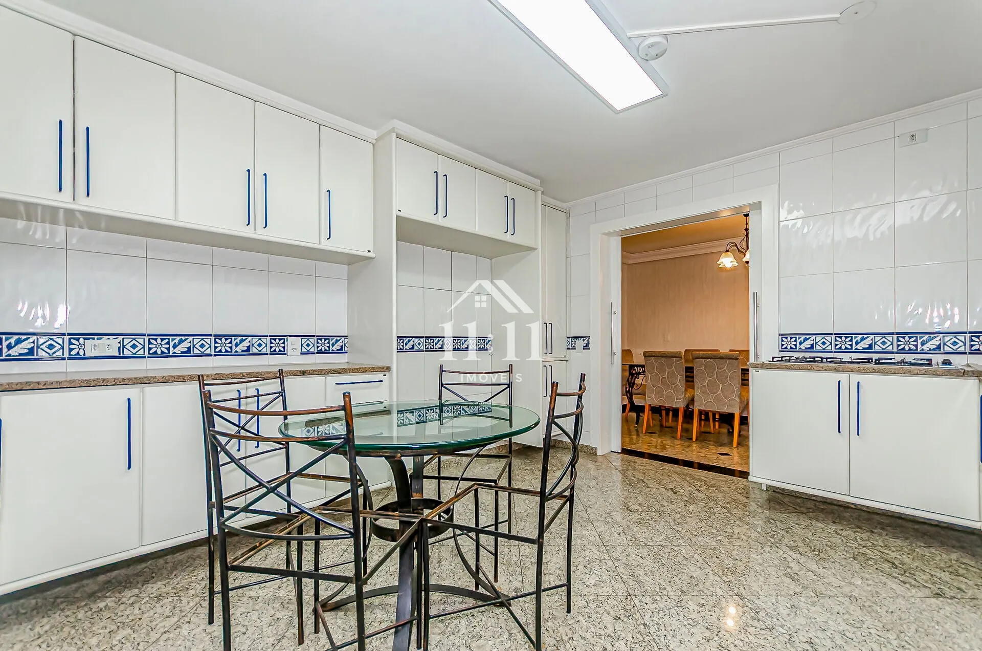 Furnished apartment, 176 m², with a home office — photo 32