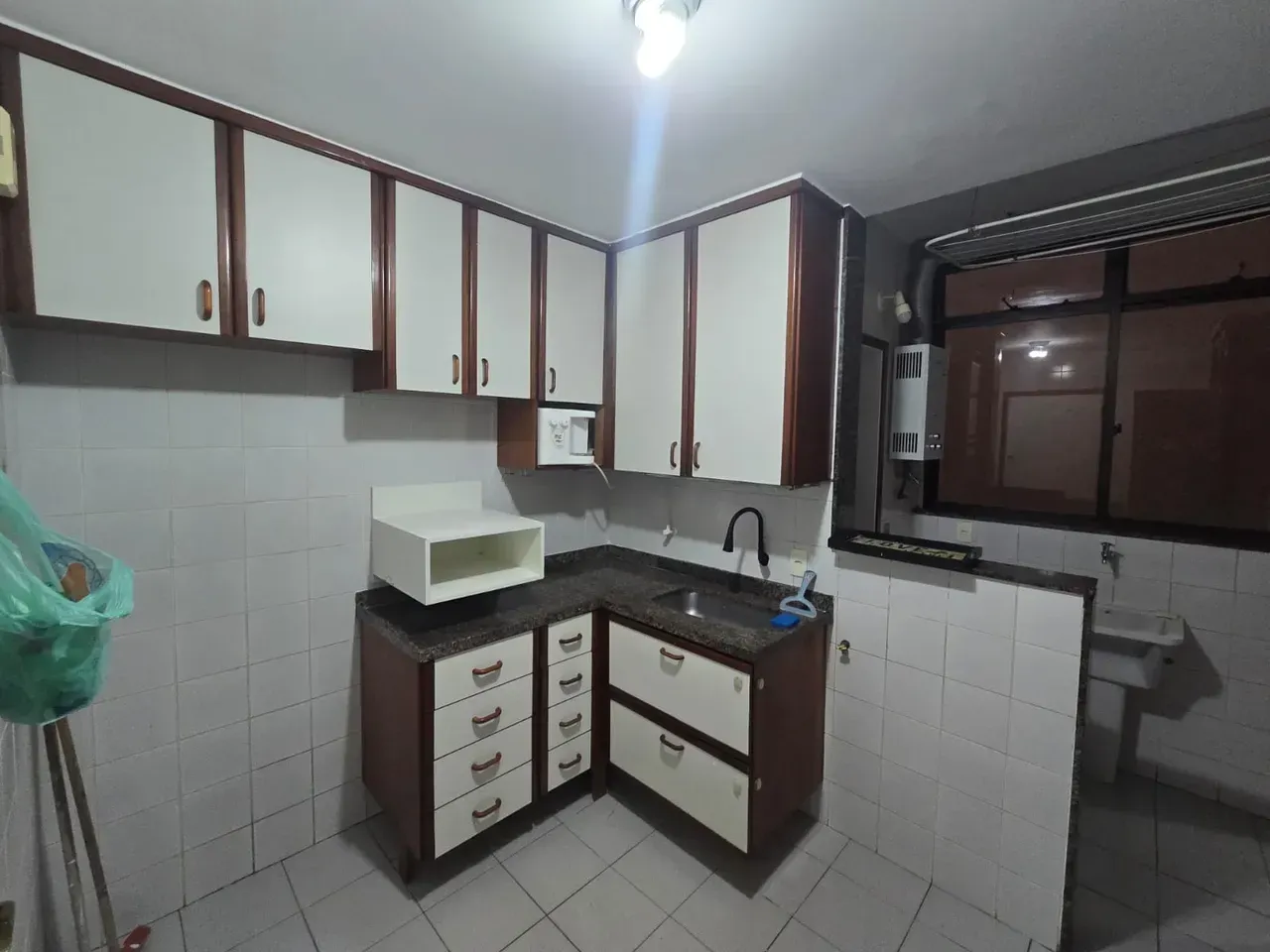 Apartamento de 2 quartos, varanda com janelas do chão ao teto — photo 7