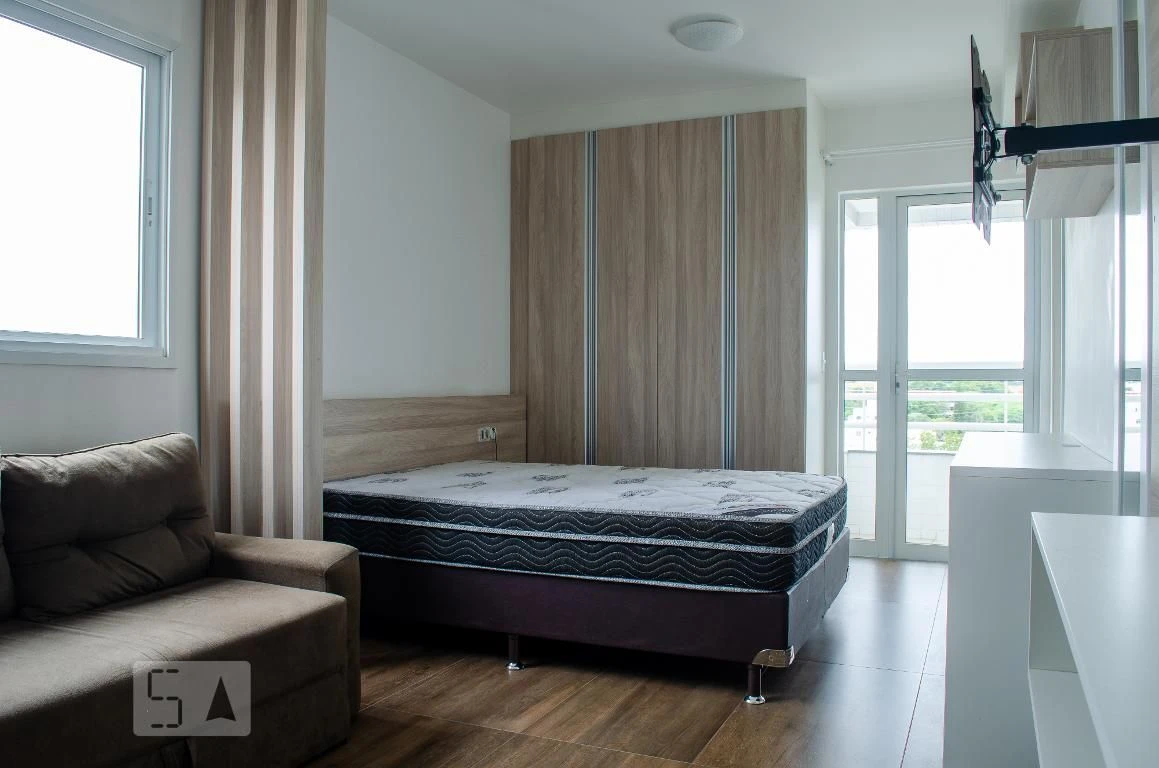 Furnished studio, 40 m², with a home office