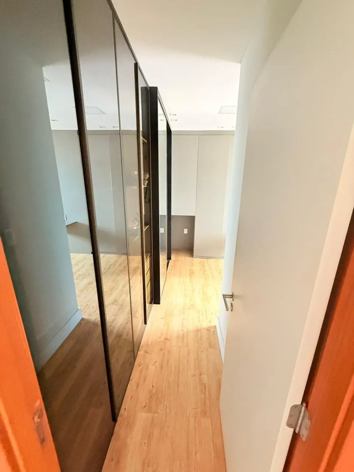 3-bedroom apartment in a building with a coworking space — photo 13