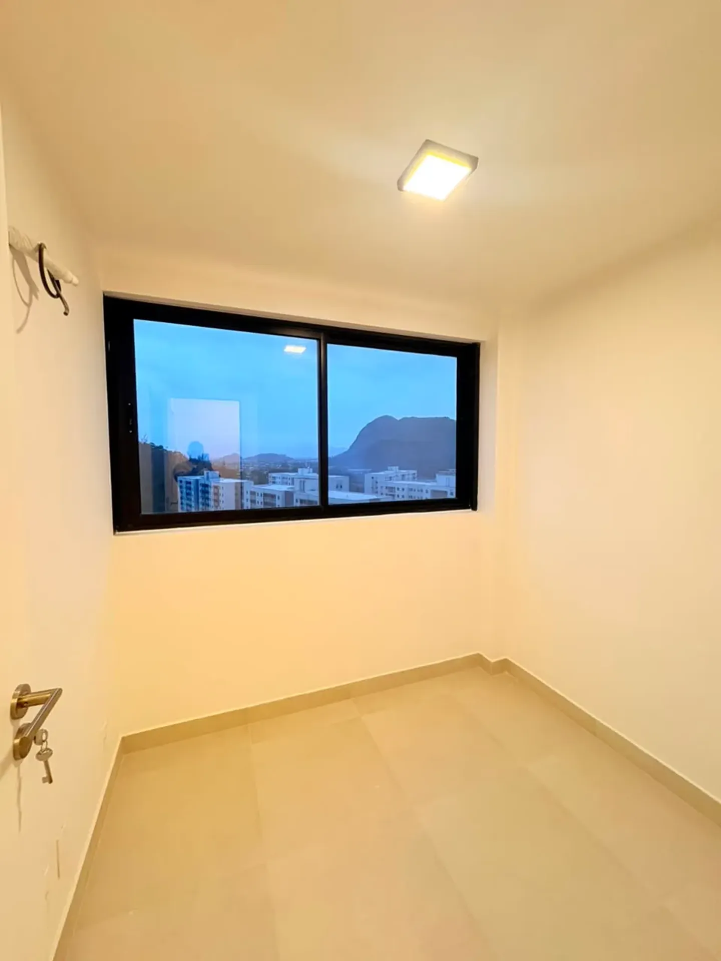 Home office in a 3-bedroom apartment, 66 m² — photo 3