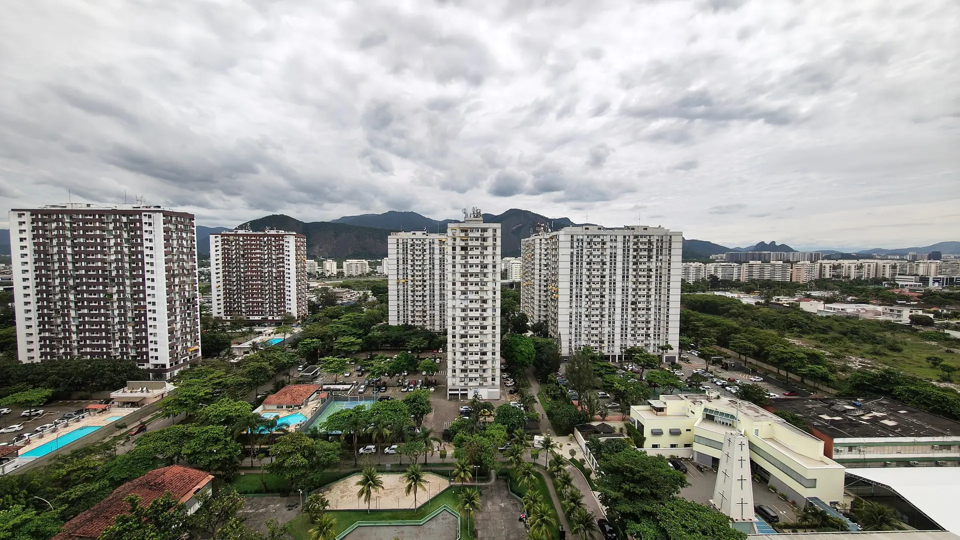 Mountain view in a 2-bedroom apartment, 55 m² — photo 3