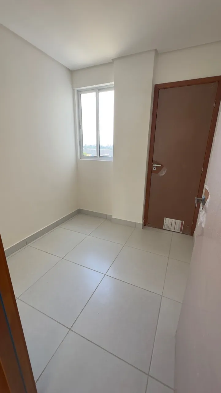 3-bedroom apartment in a building with a gym — photo 3