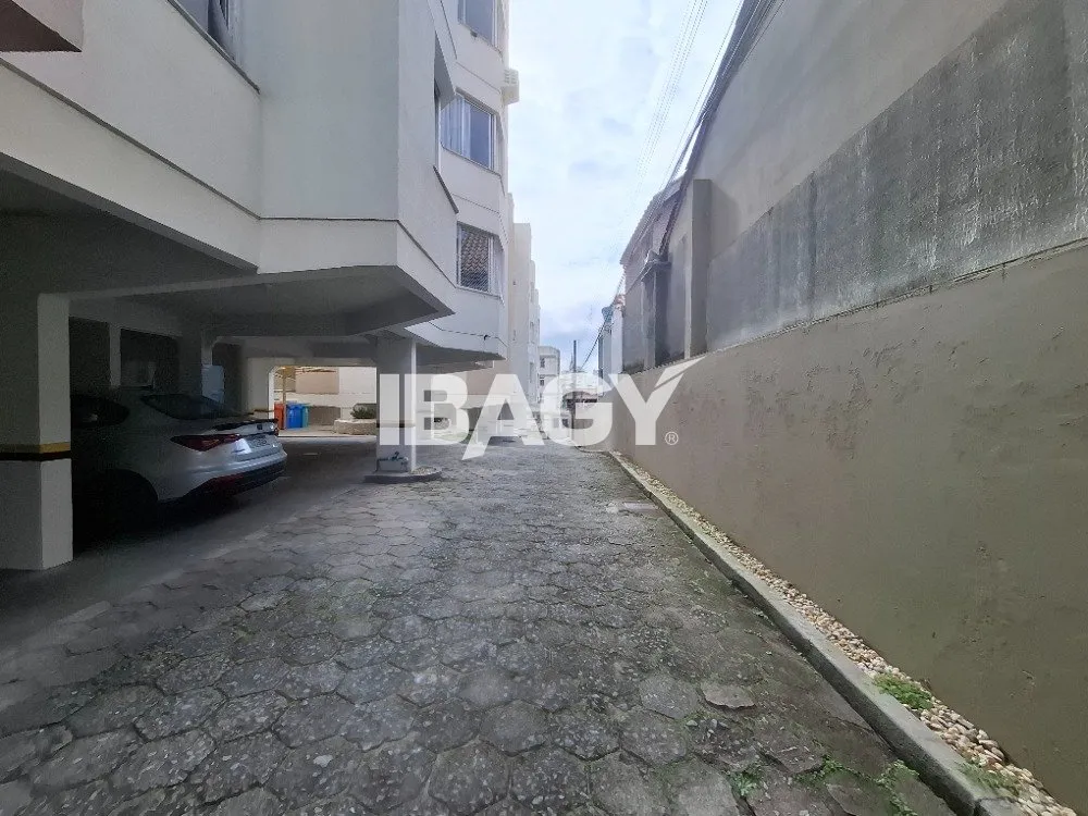 Apartamento amueblado de 2 dormitorios, 75 m² y garaje — photo 19