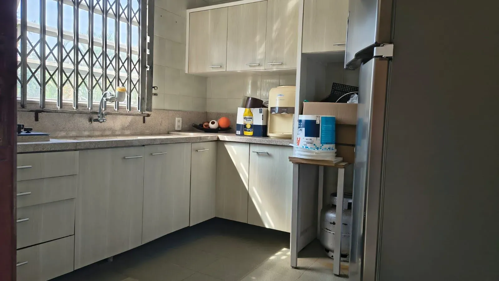 2-bedroom house with a water view in Florianópolis — photo 11