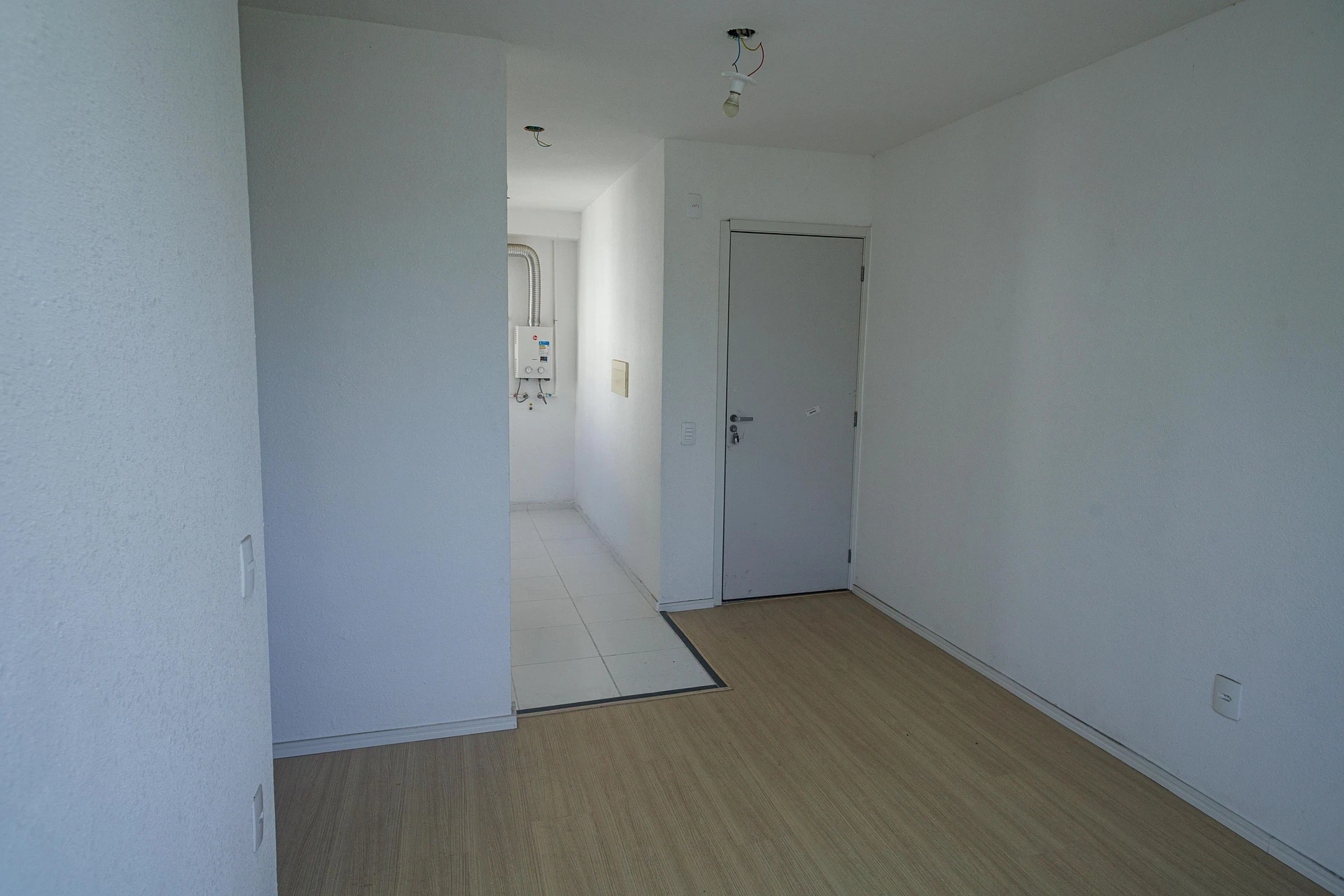 Unfurnished apartment with 2 bedrooms and 1 bathroom — photo 17