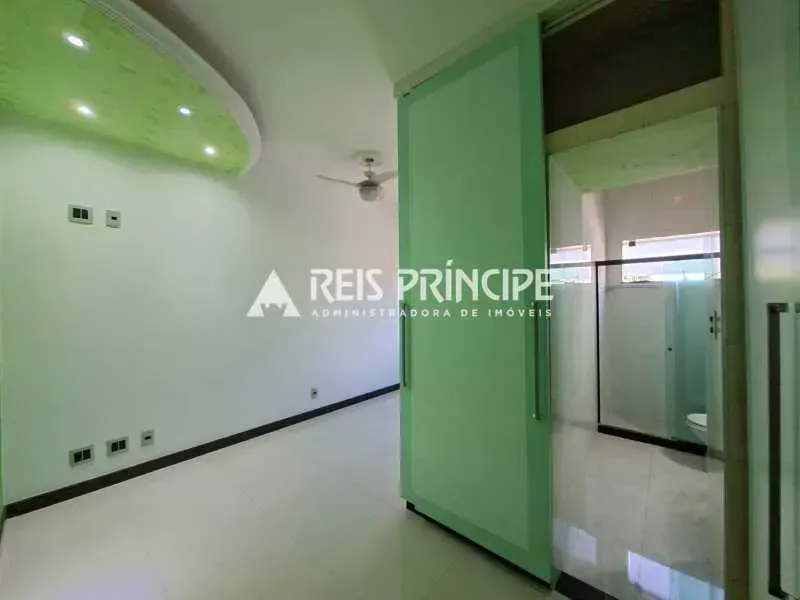 Casa com 5 quartos e 5 banheiros, 364 m² com garagem — photo 17
