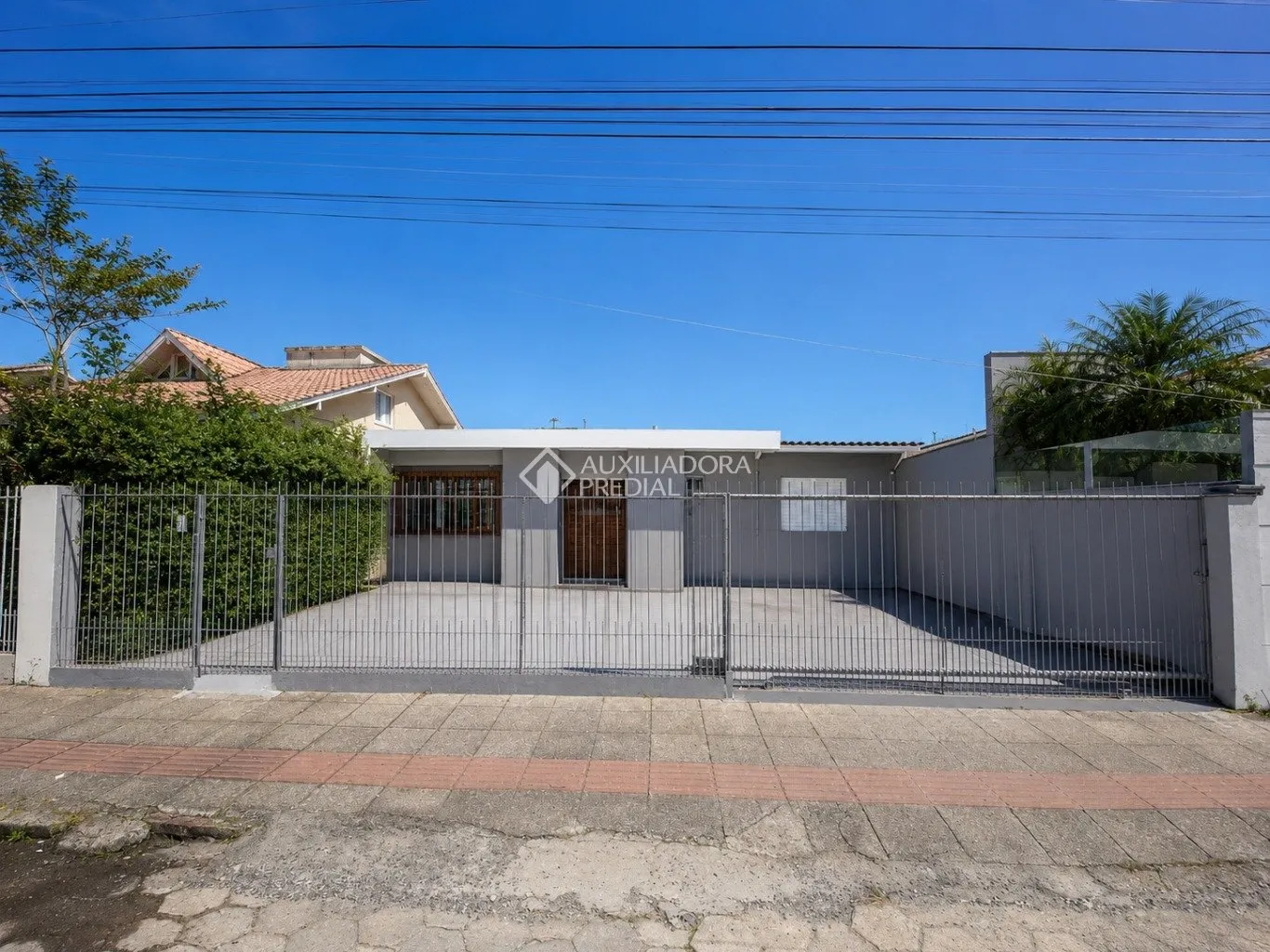 Casa con 3 habitaciones y edícula independiente