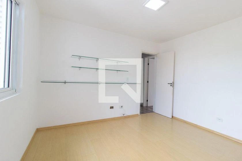 3-bedroom house with a glass-enclosed balcony — photo 29