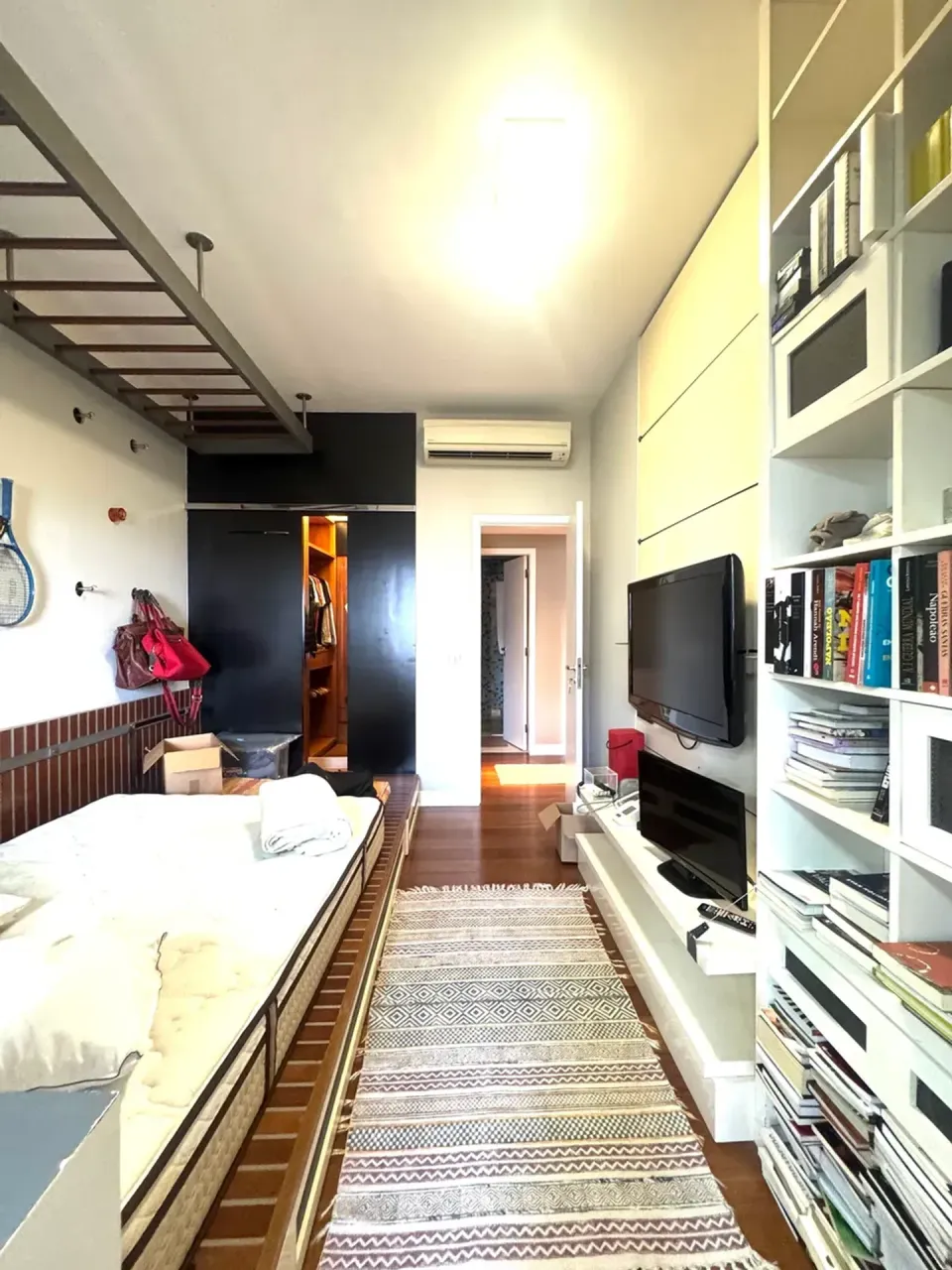 3-bedroom apartment with a home office — photo 13