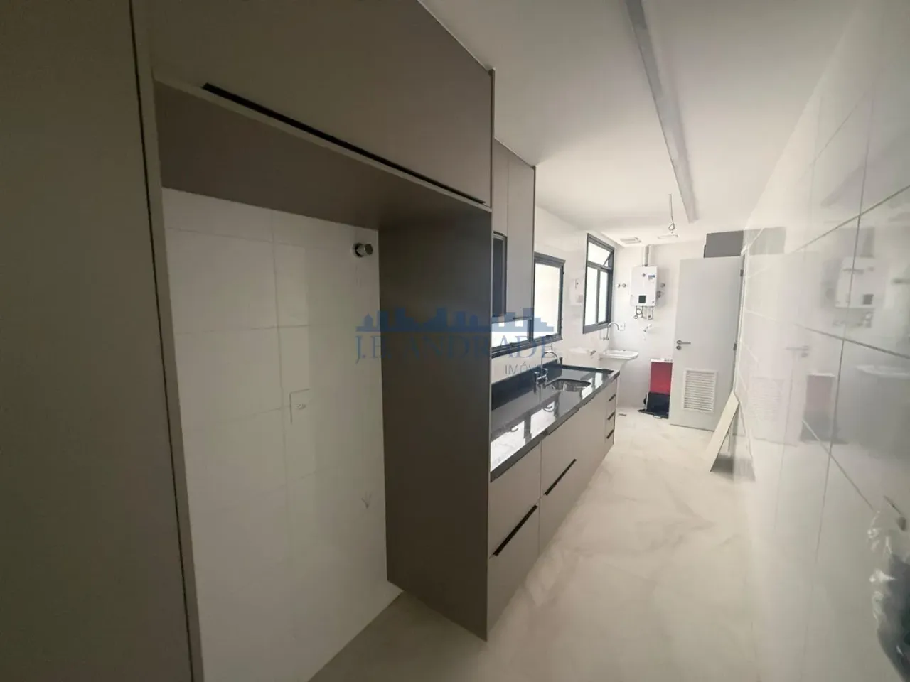 2-bedroom apartment with 2 suites and 4 bathrooms — photo 9