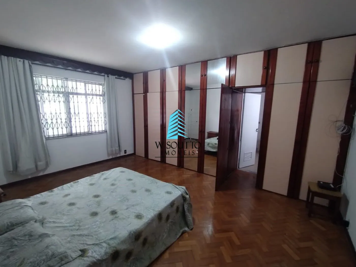 Будинок із 4 спальнями та робочим місцем — photo 18