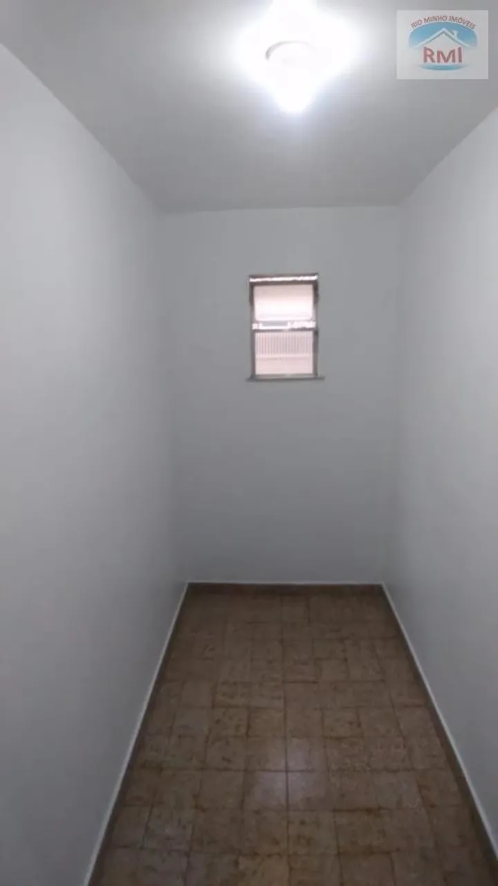 3-bedroom rental apartment with a glass-enclosed shower — photo 13