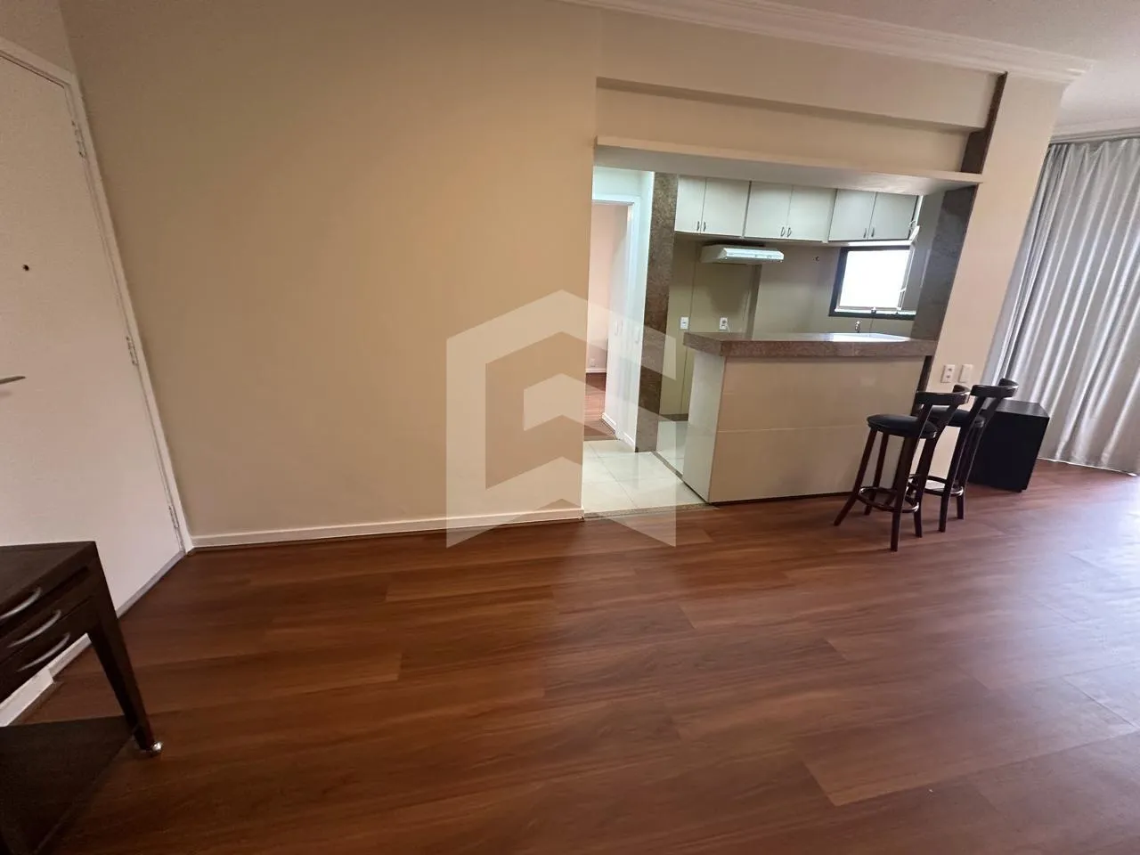 1 quarto e piso de madeira ou laminado: apartamento de 65 m² — photo 13
