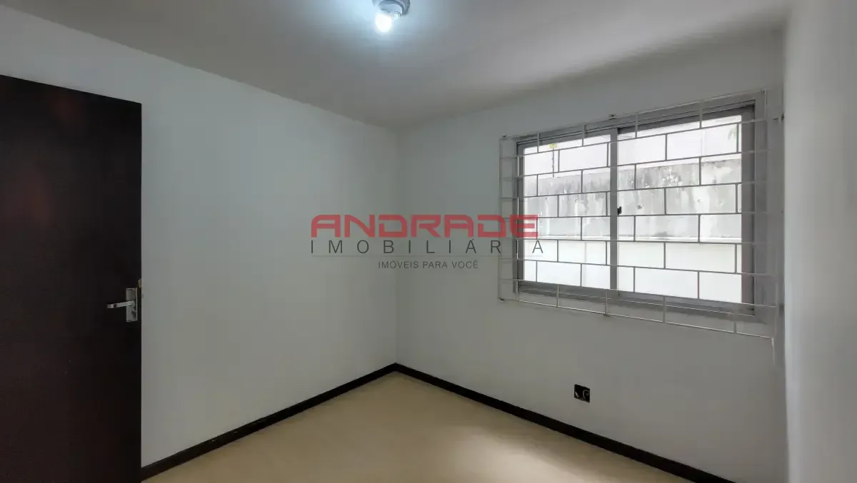 3-bedroom apartment with a separate closed-off kitchen — photo 44