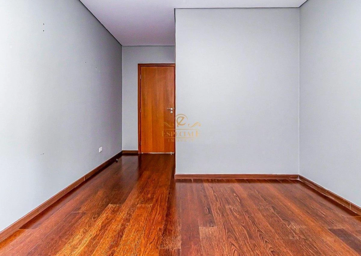 Ванна и 3 спальни: дом 295 м² — photo 10
