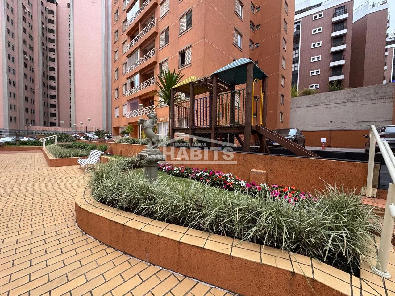 3-bedroom apartment with a balcony — photo 22